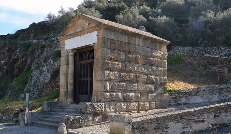 Templo Romano De Alcántara